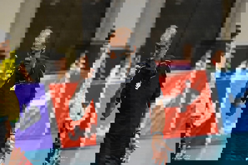 2118611