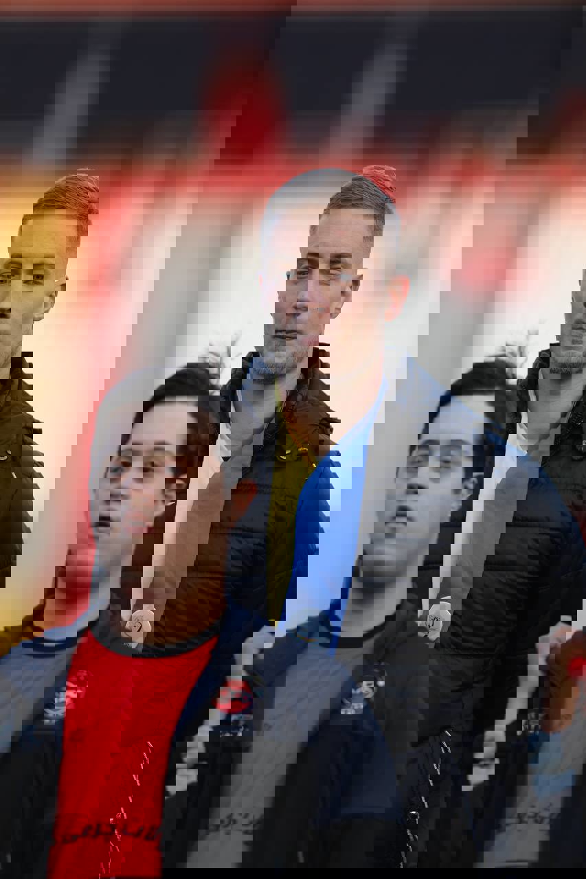 2118833