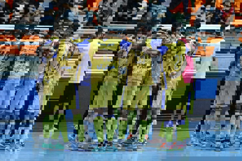 2118843