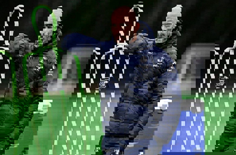 2118868