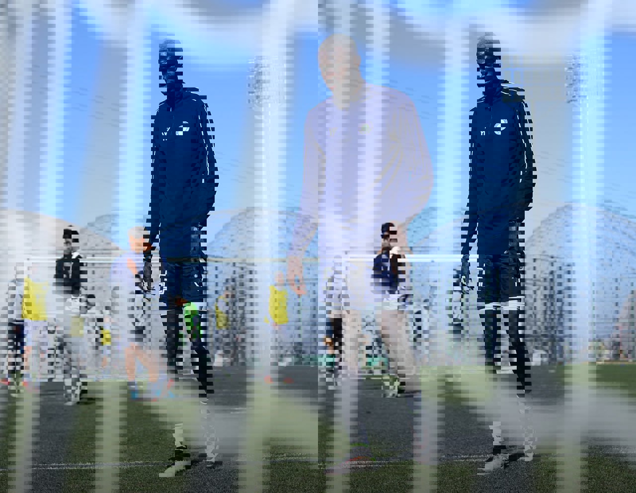 2118890