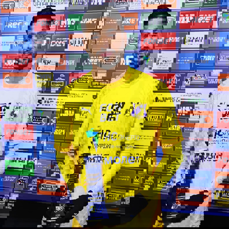 2119697