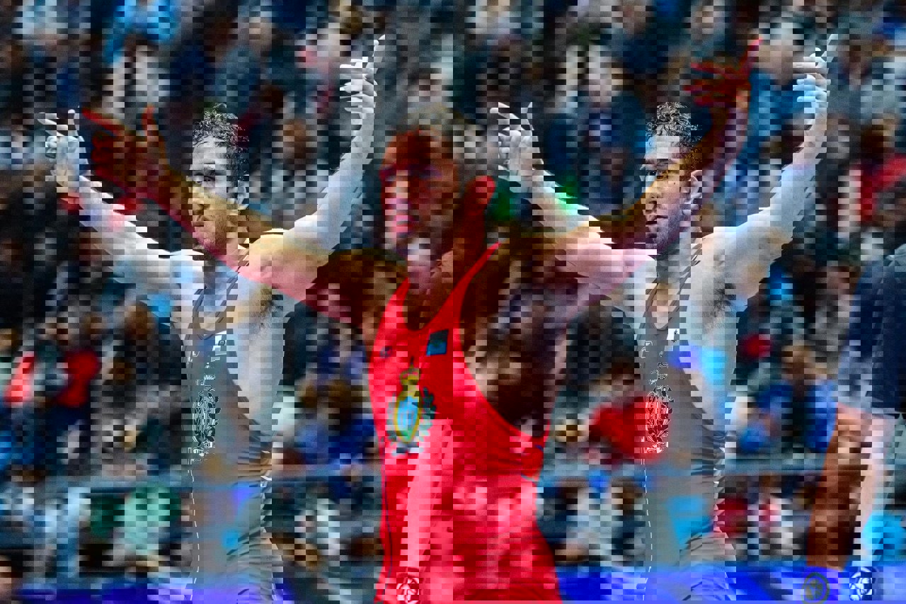 2119633