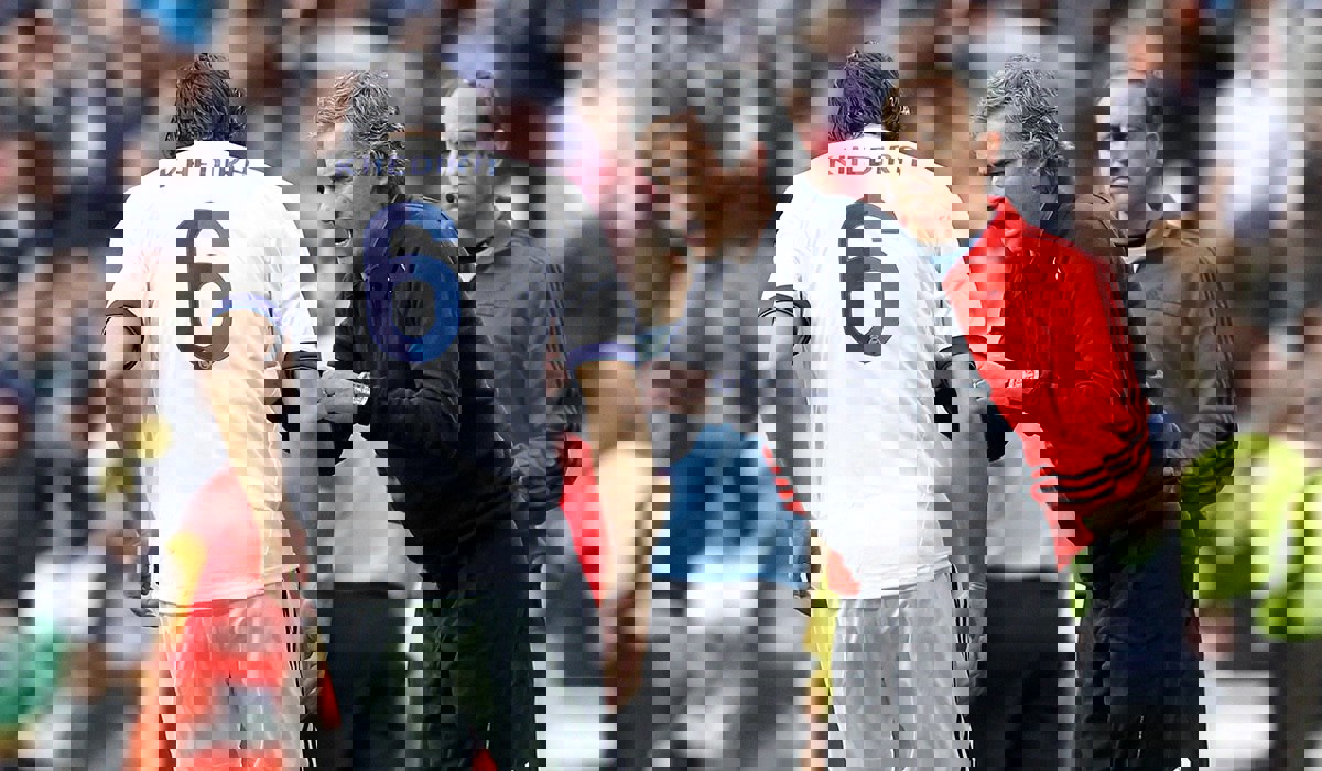 2120570