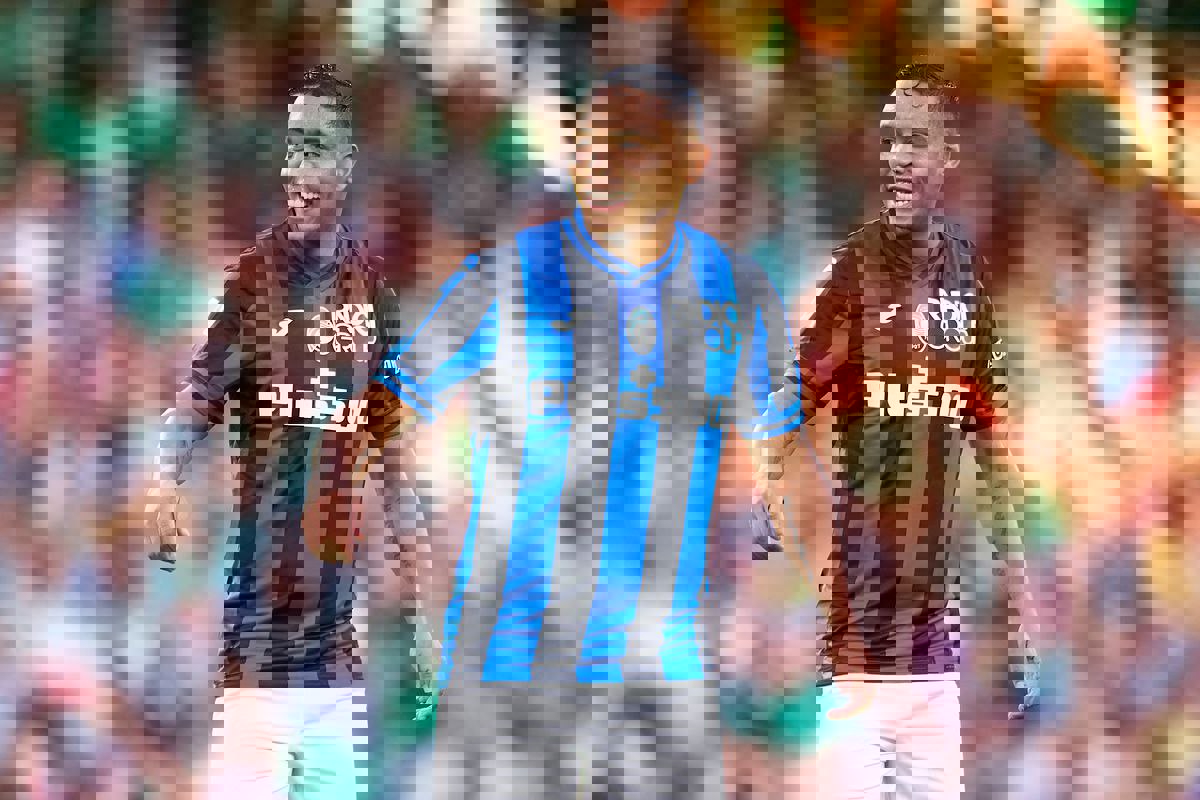 2120562