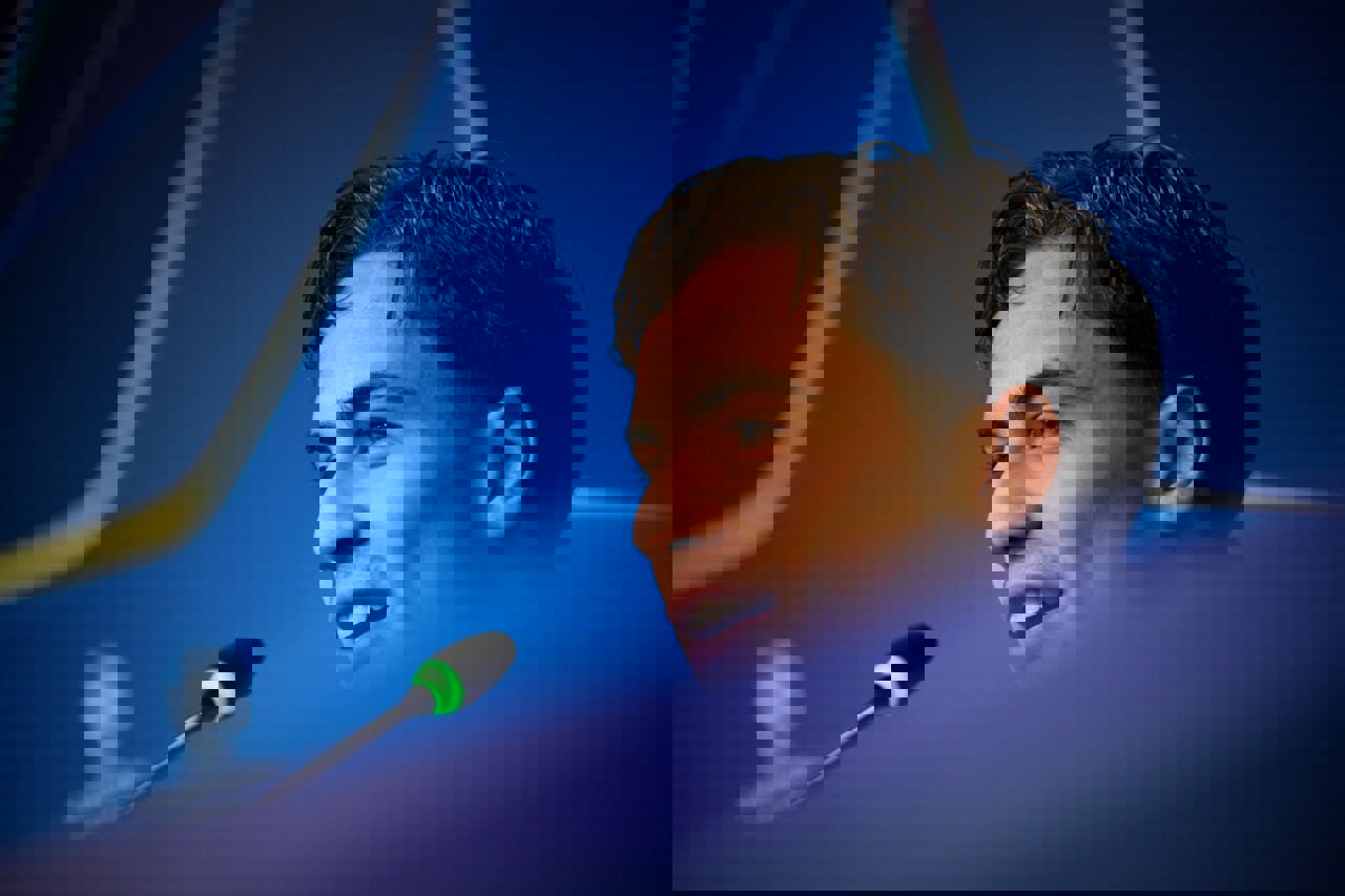2120621