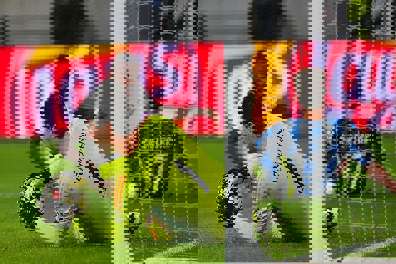 2120961