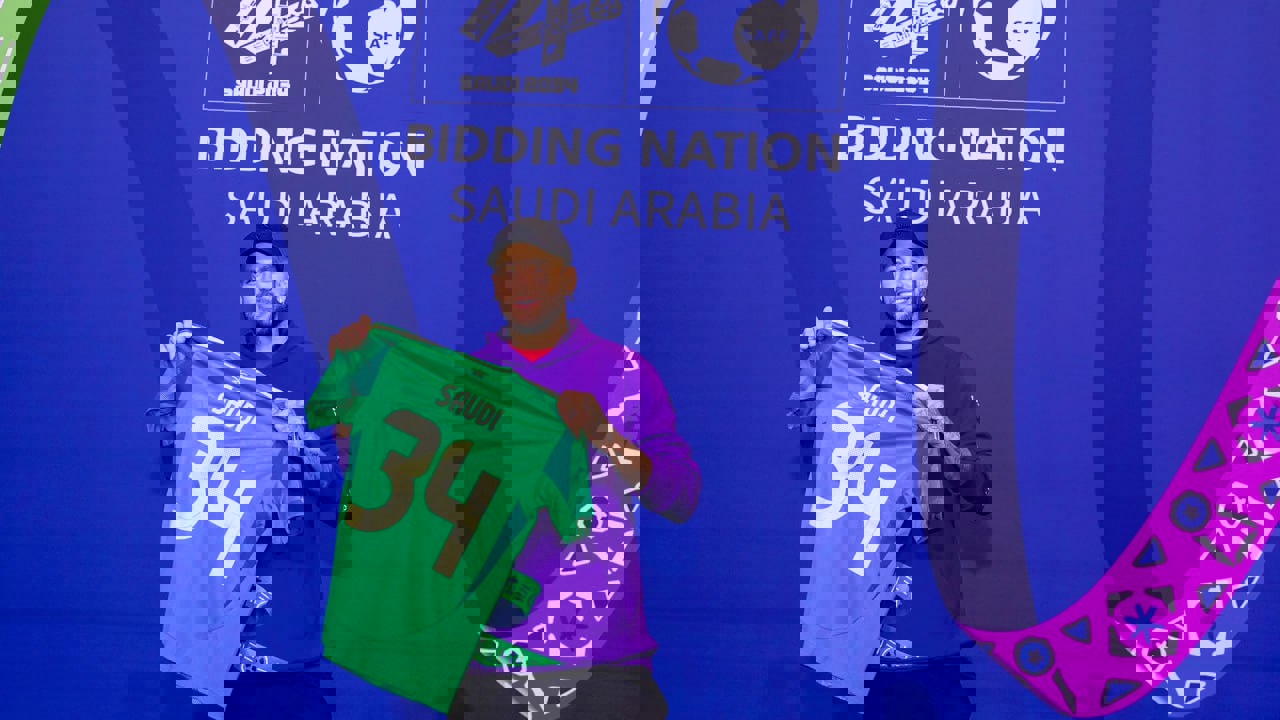 2121094