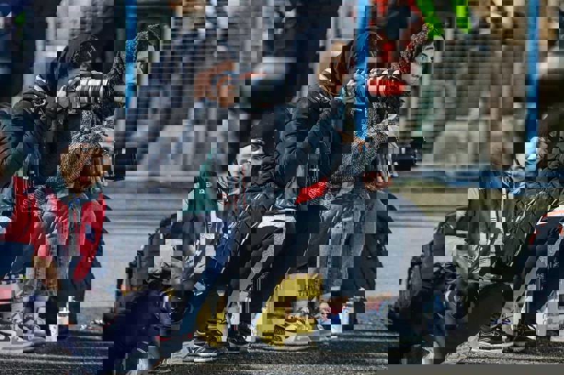 2121605