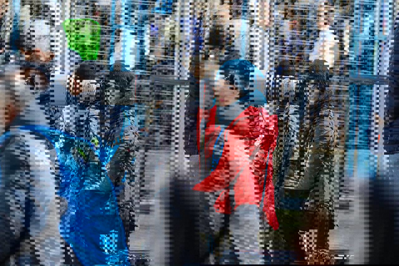 2121604