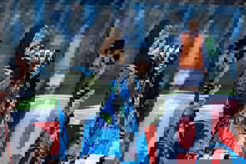 2121603