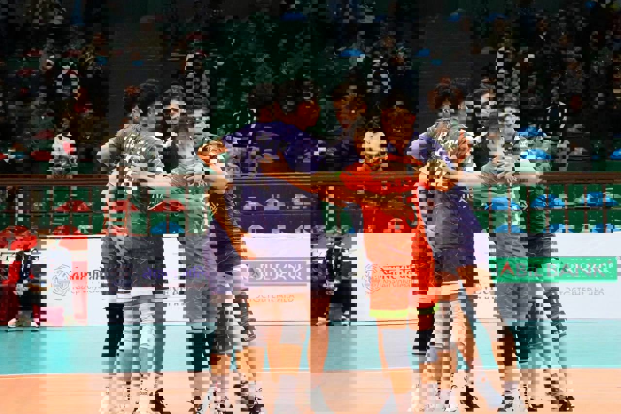 2121348