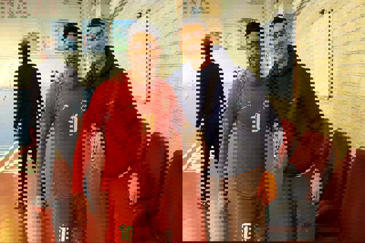 2121384