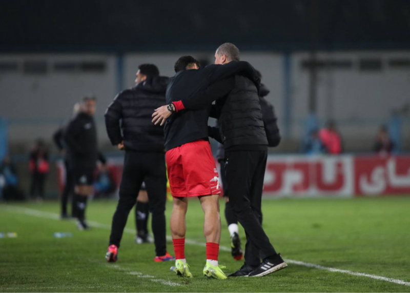پیام جوان‌ترین نیمکت‌نشین پرسپولیس: تیم، تیم و تیم!