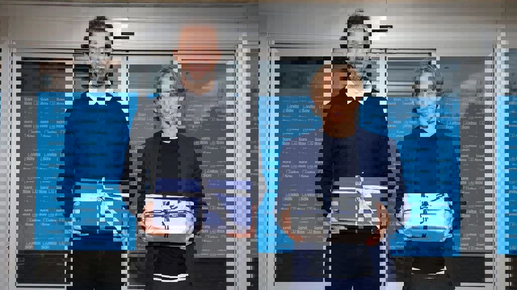 2121971