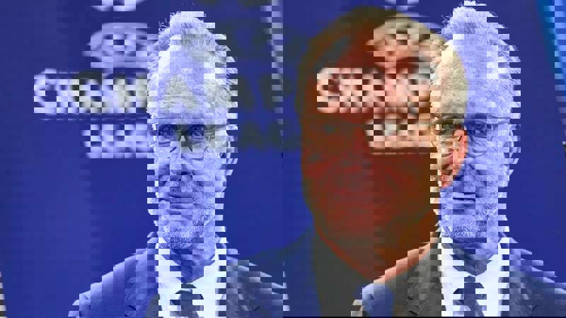 2121661