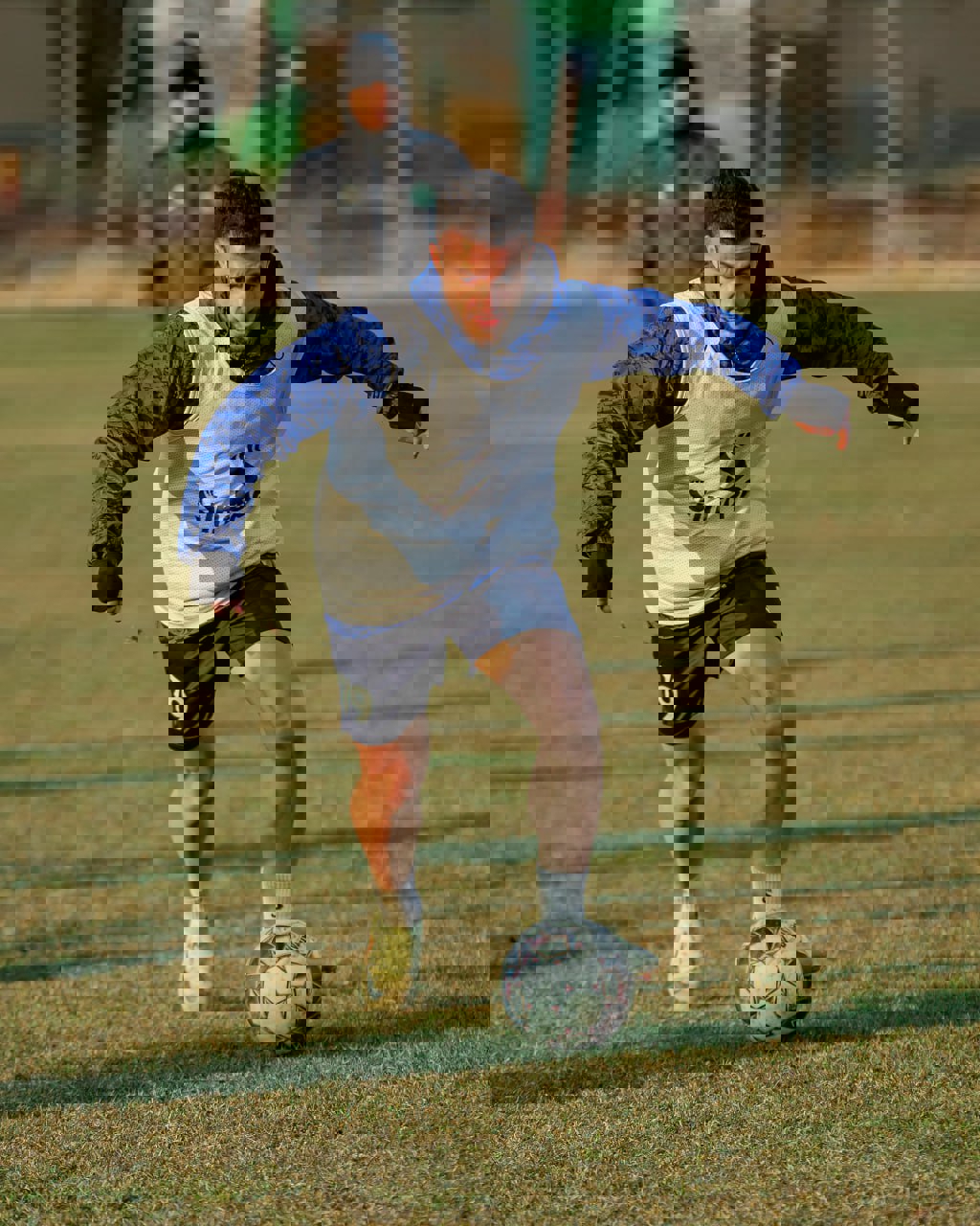 2121976