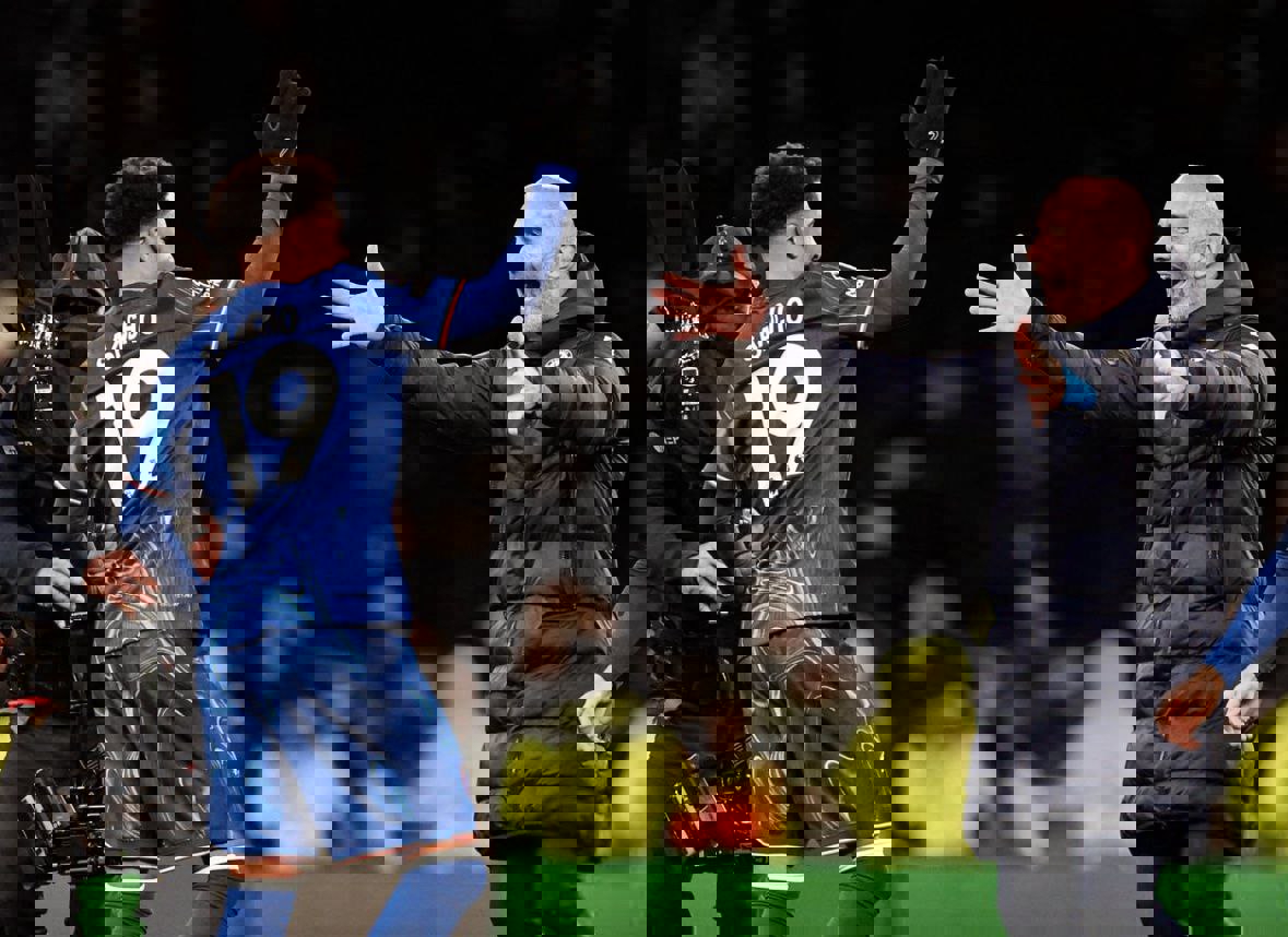 2121741
