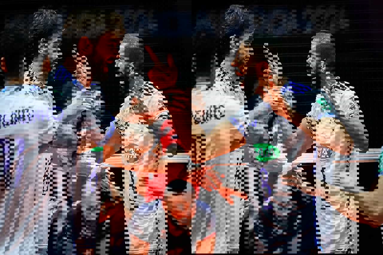 2121698