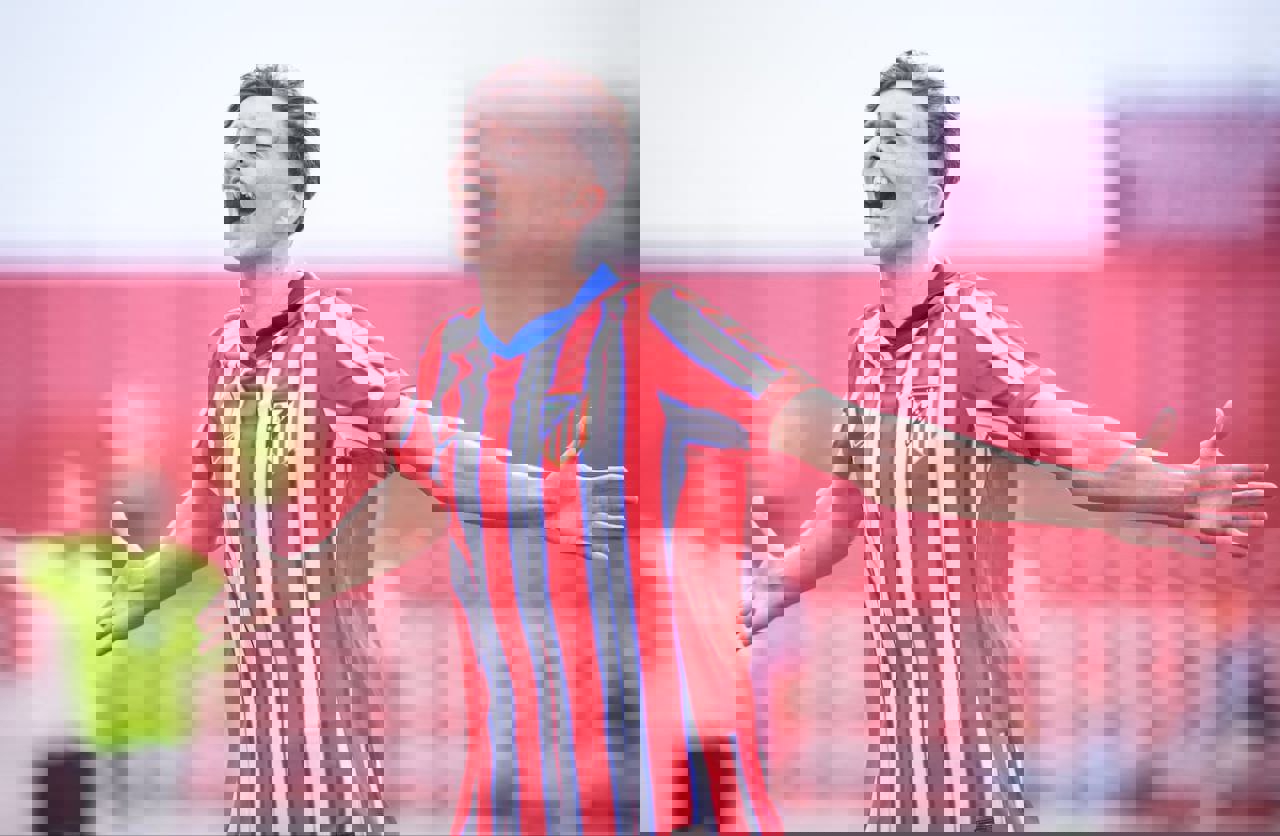 2121904