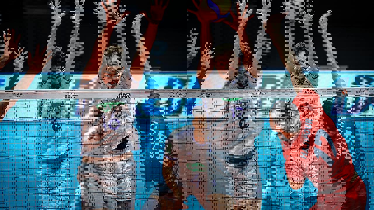 2122300