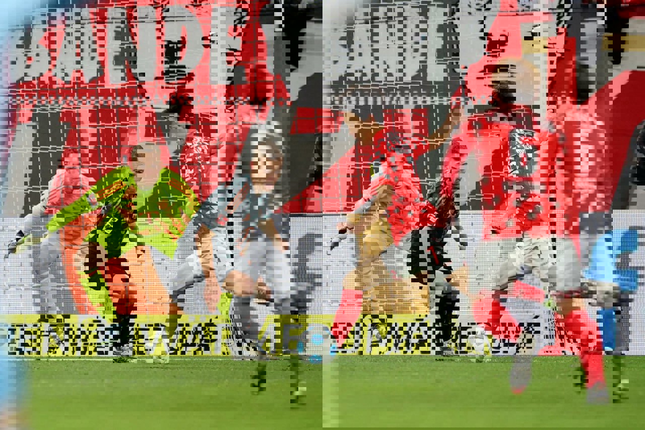 2122210