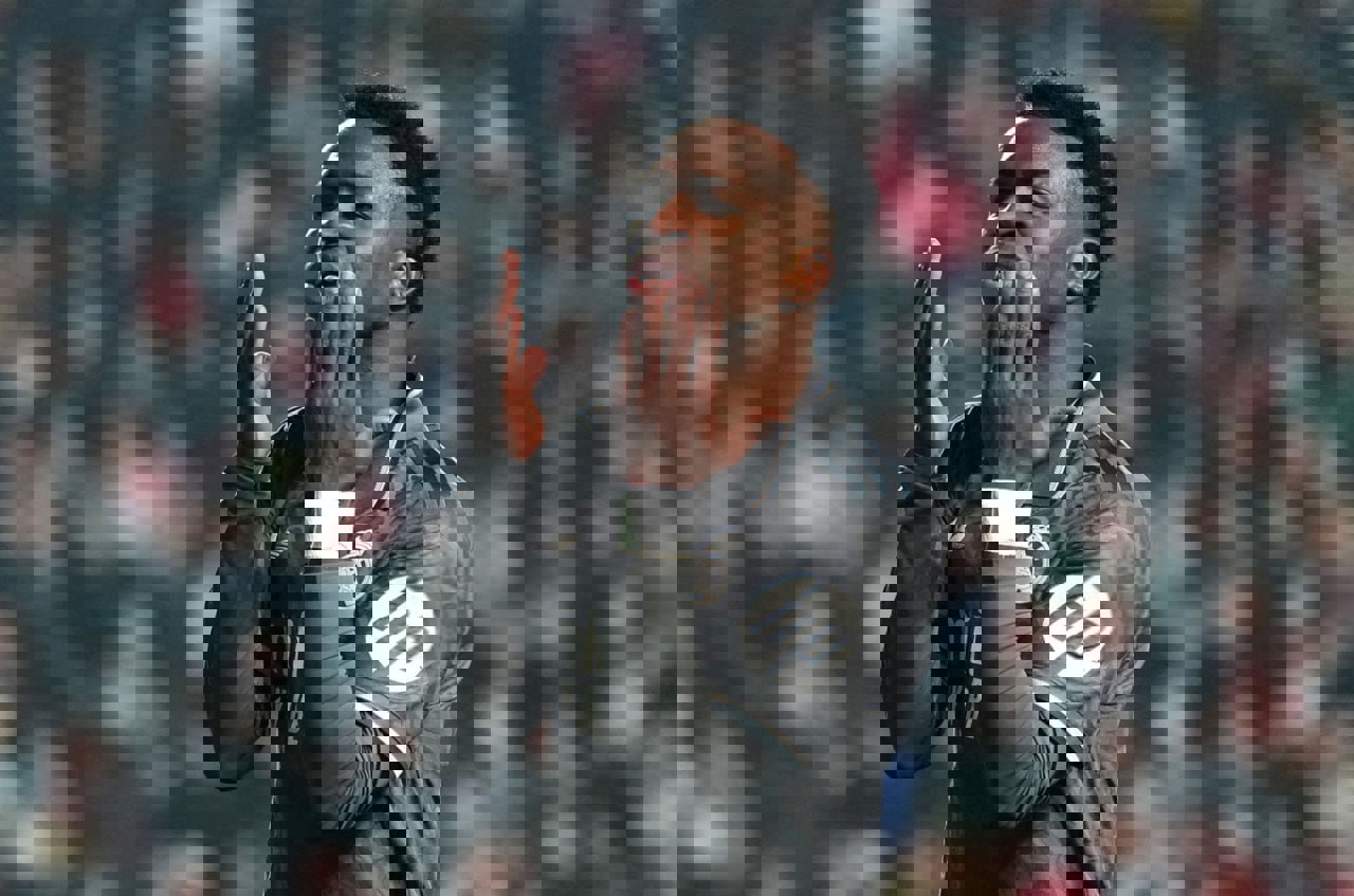 2122443
