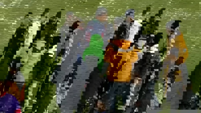 2122563