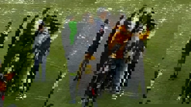2122562