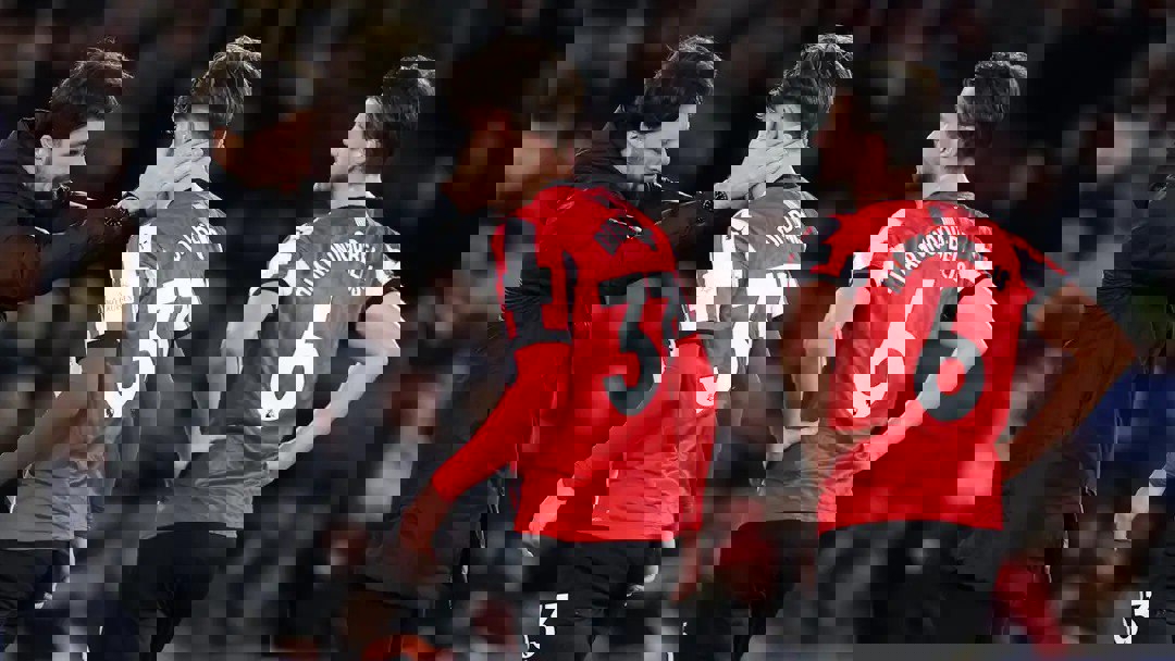 2122910