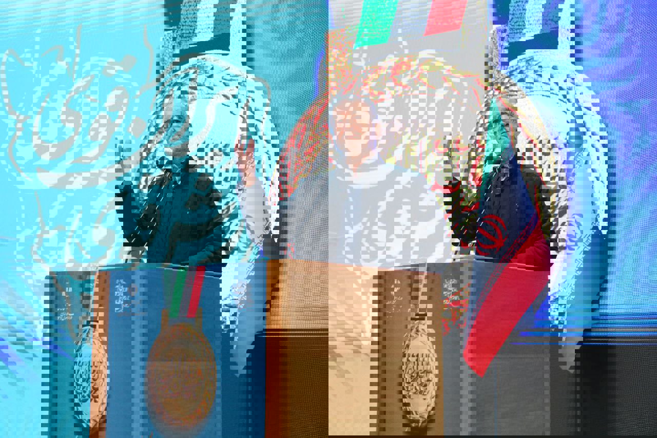 2122976