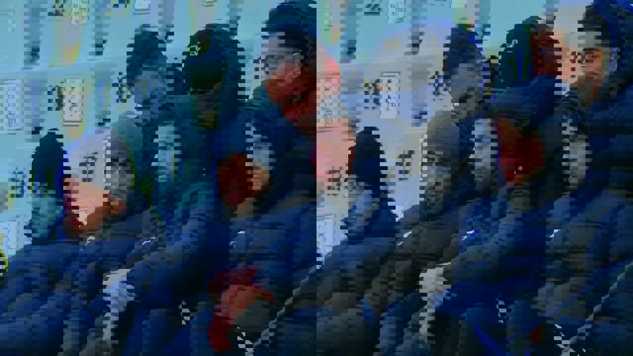 2123043