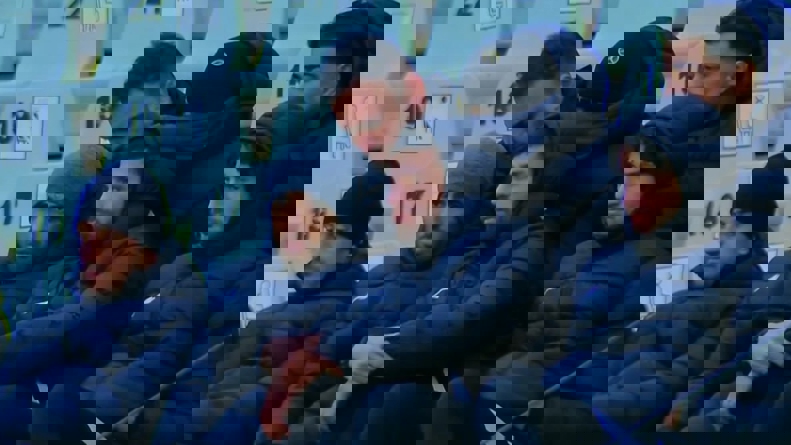 2123043