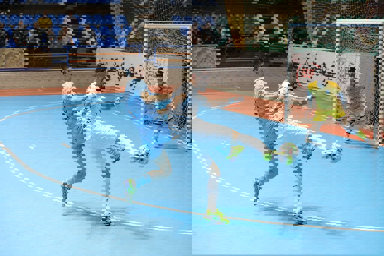 2123683
