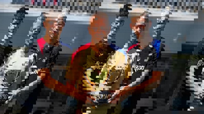 2123429