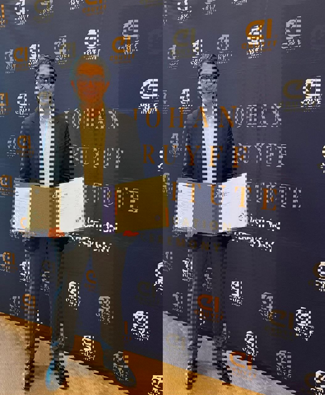 2123641