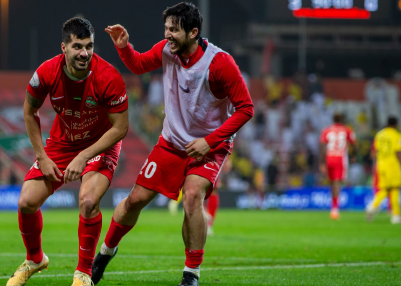 آزمون و عزتاللهی مقابل قهرمان آسیا (عکس)