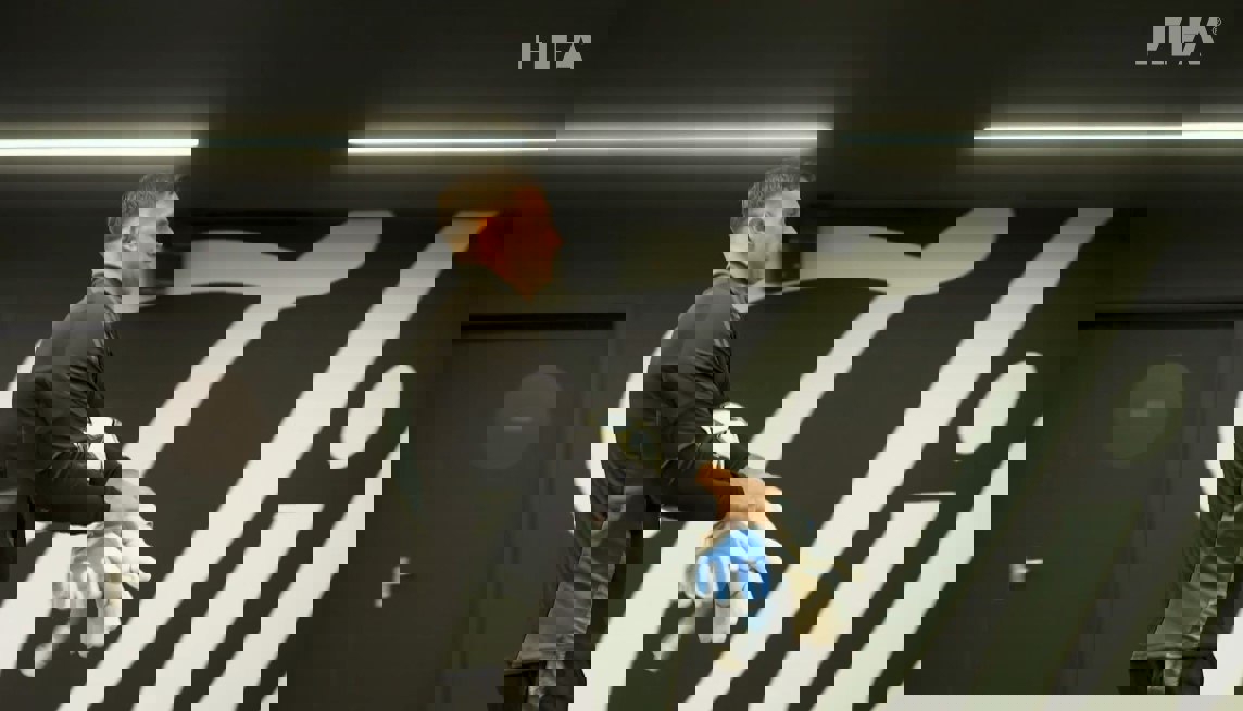 2123598
