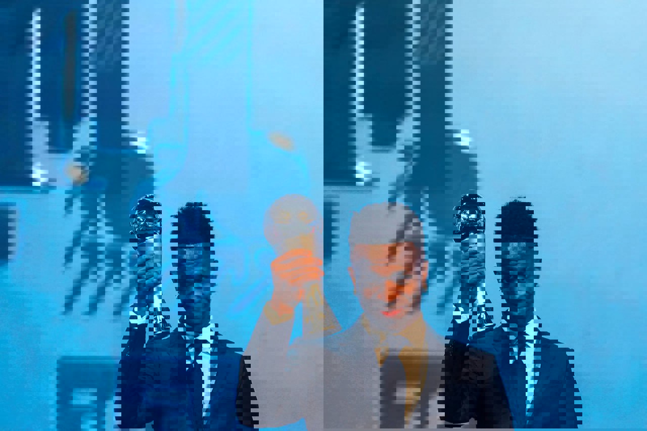2123723