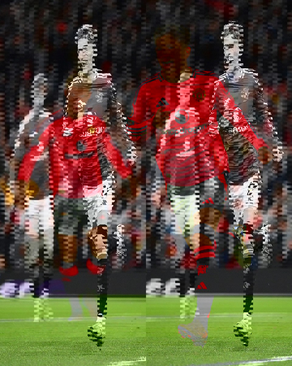 2123982