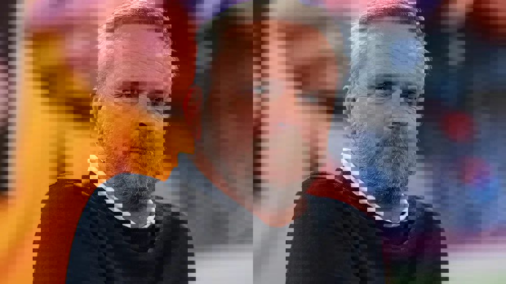 2124043