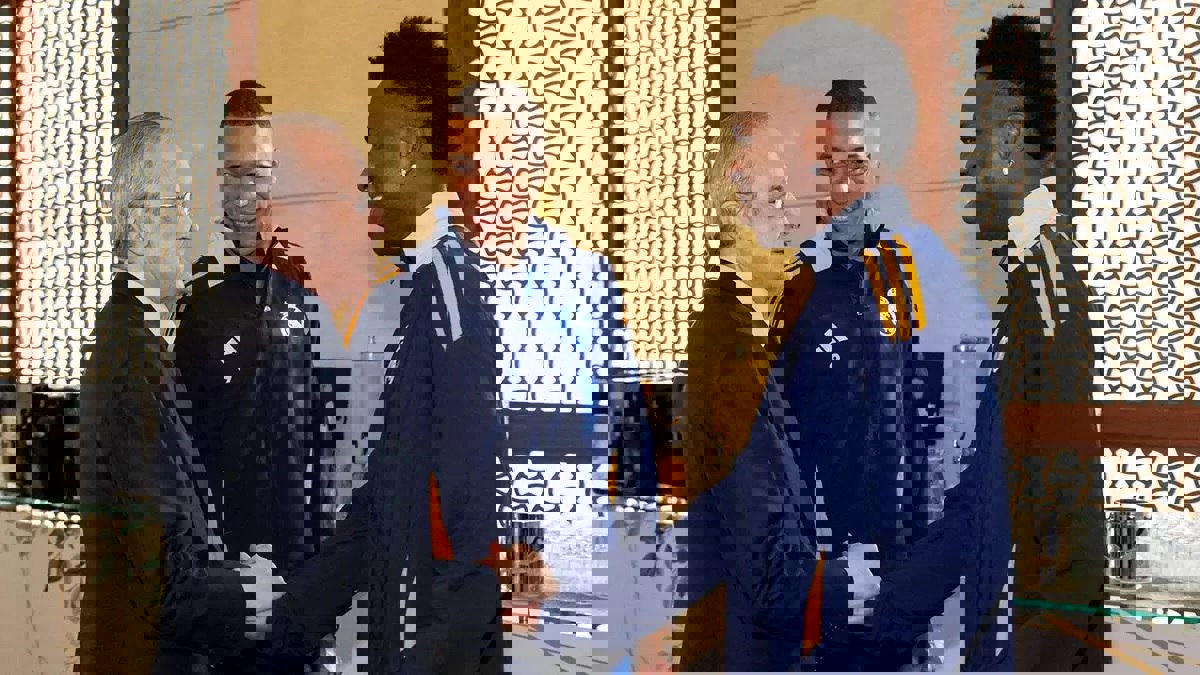 2124196