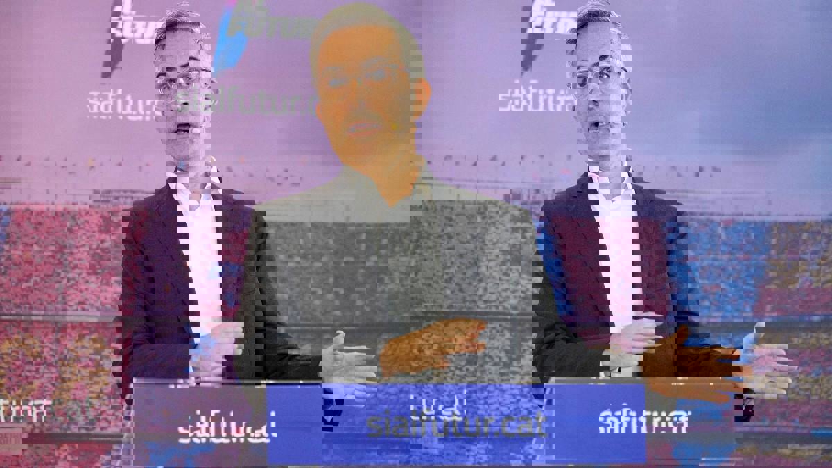 2124313