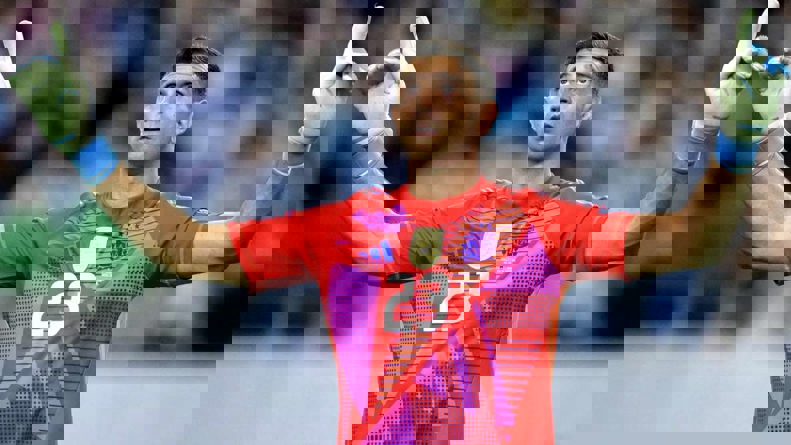 2124323