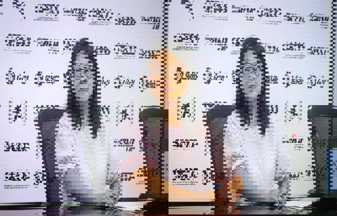 2124402