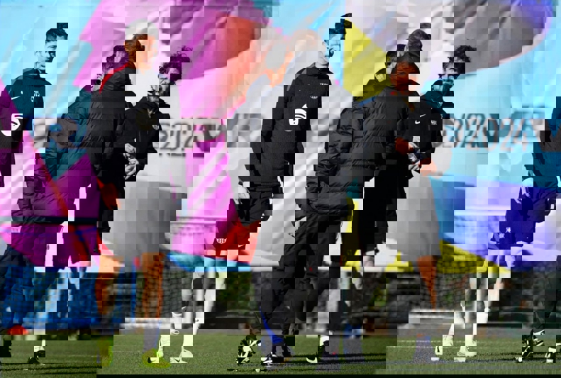 2124648