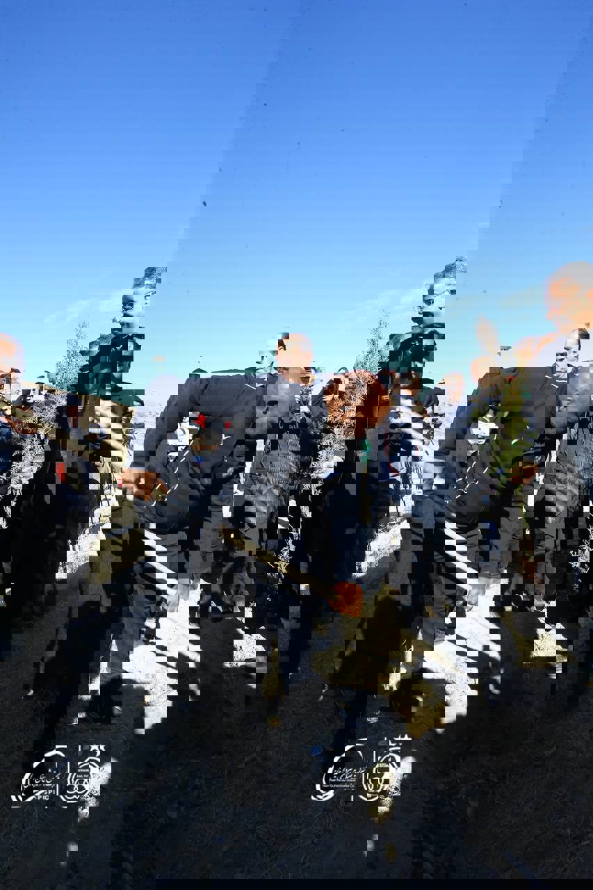 2124584