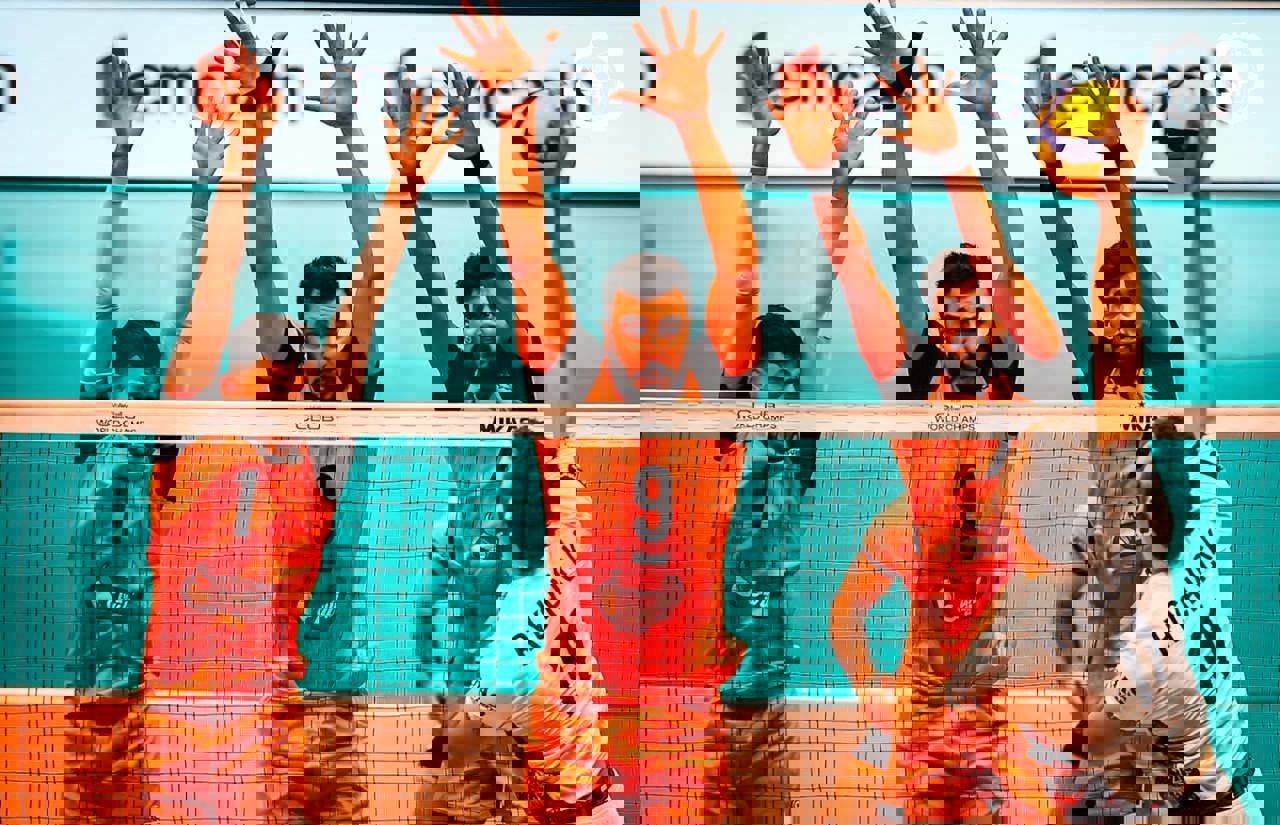 2125858