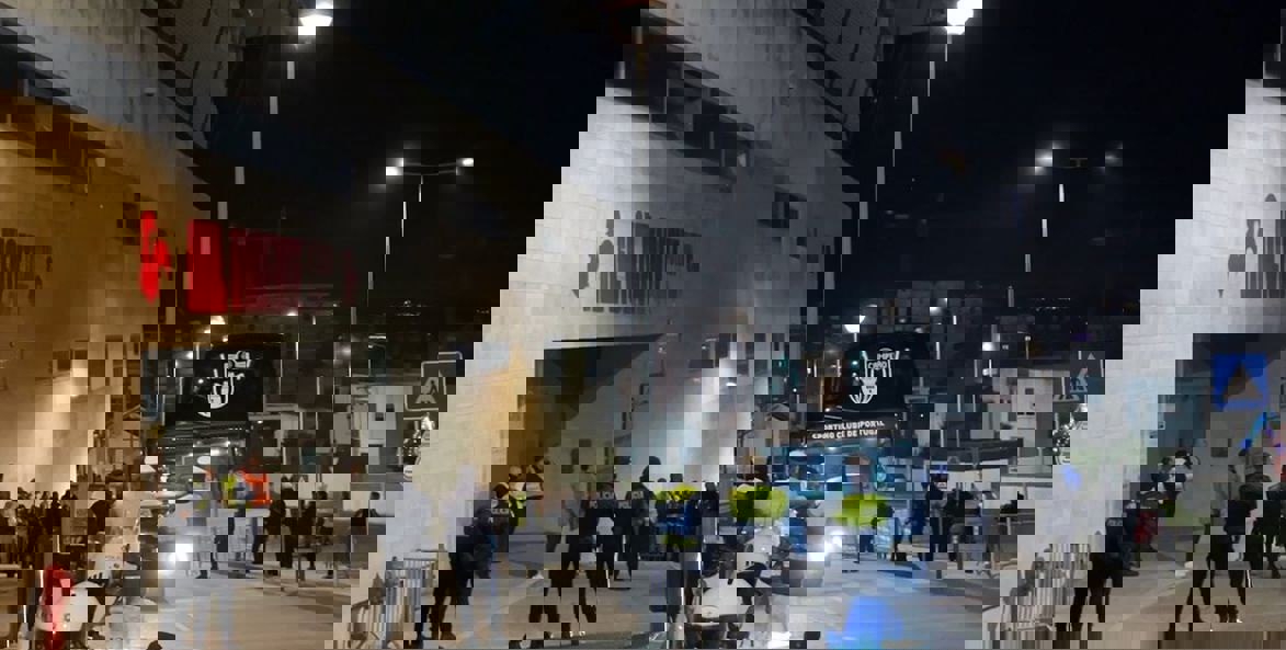 2125873