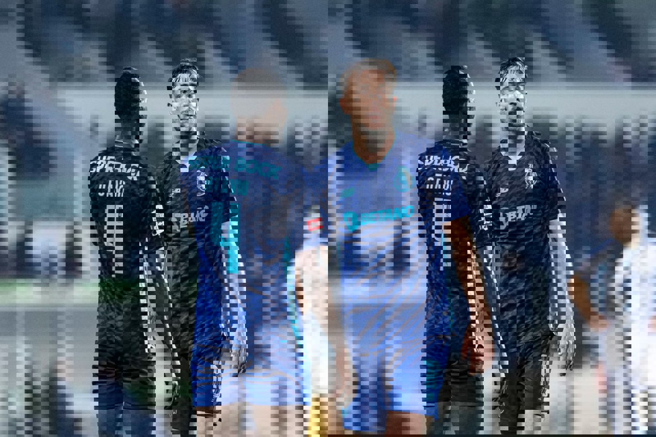 2126302